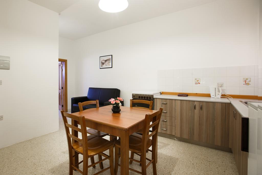 Dolphin Court Apartment Marsalforn Ngoại thất bức ảnh