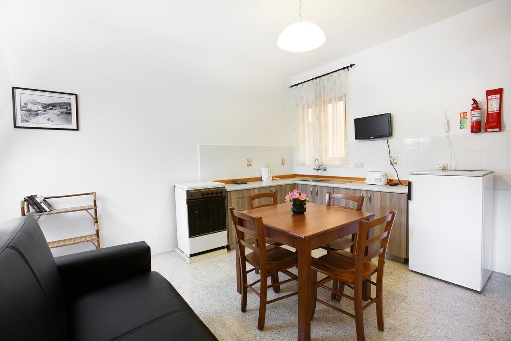 Dolphin Court Apartment Marsalforn Ngoại thất bức ảnh