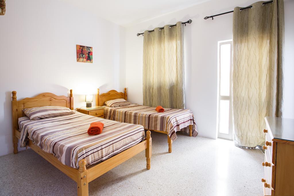 Dolphin Court Apartment Marsalforn Ngoại thất bức ảnh