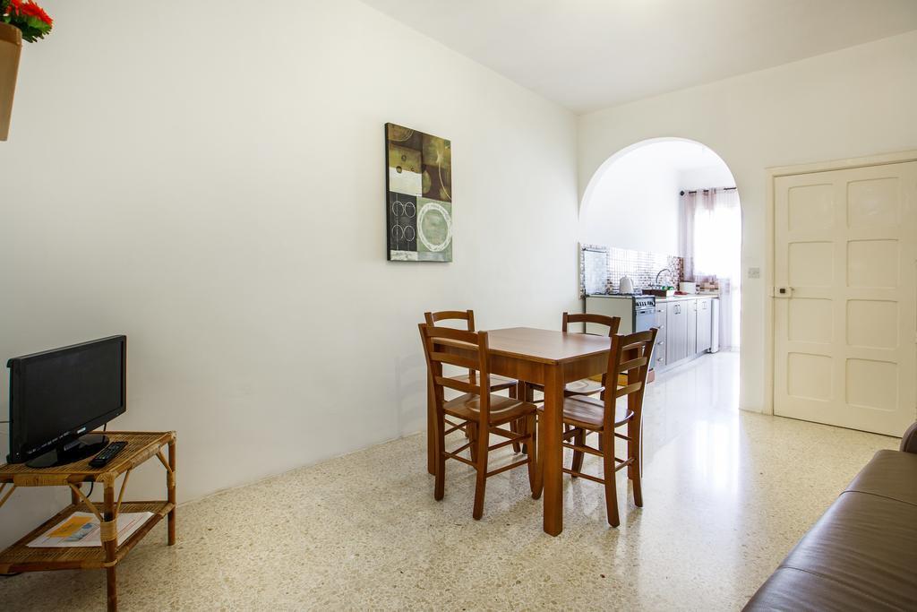 Dolphin Court Apartment Marsalforn Ngoại thất bức ảnh