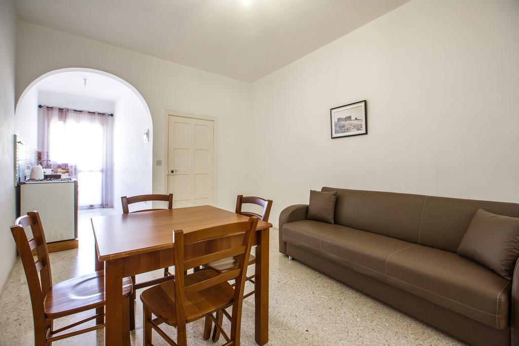 Dolphin Court Apartment Marsalforn Ngoại thất bức ảnh