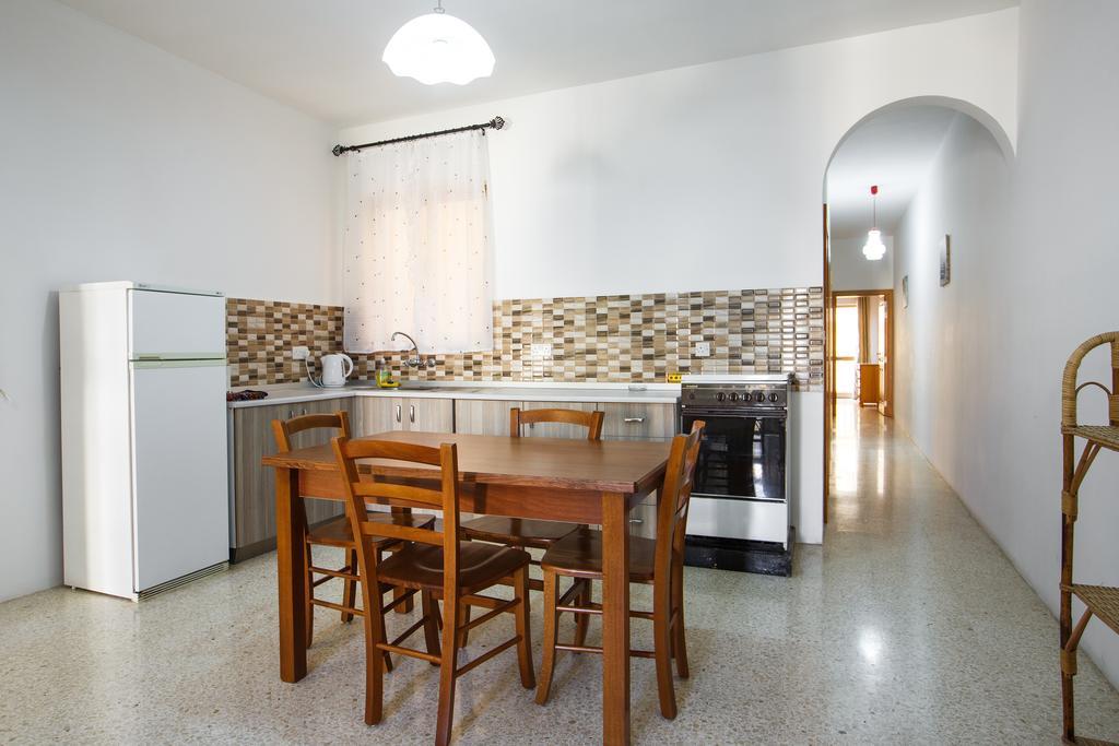 Dolphin Court Apartment Marsalforn Ngoại thất bức ảnh