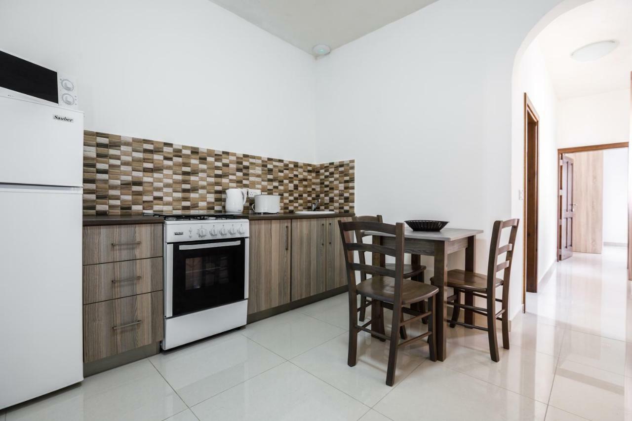 Dolphin Court Apartment Marsalforn Ngoại thất bức ảnh